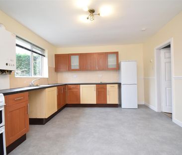 Leeds Road, Lofthouse, Wakefield - Photo 4