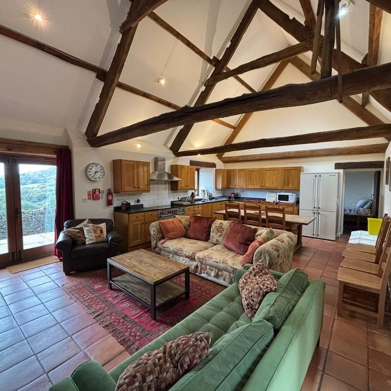 4 bedroom property to rent - Photo 1