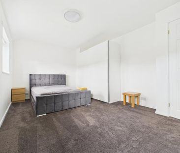 2 bedroom semi-detached house to rent - Photo 4