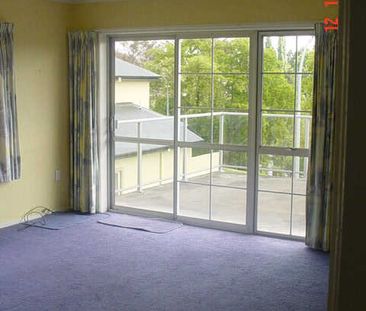 2 bedroom apartment (second level), 1 living, 1 bathroom (separate ... - Photo 3