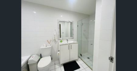 Two Bedroom apartment for rent Easy access to Station - Photo 4