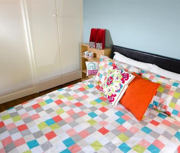 3 bedroom private hall to rent - Photo 2