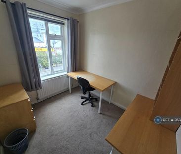 2 bedroom maisonette to rent - Photo 4