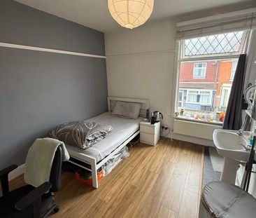 Lovely Double Room With Private Shower - Photo 5