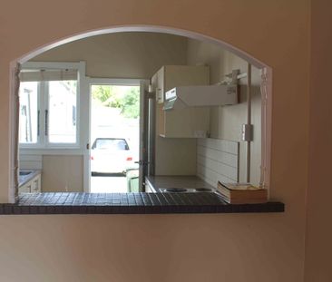 2 Bedrooms, Epsom - Photo 3