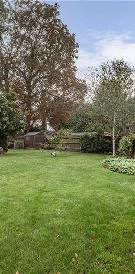 Oyster Lane, Byfleet, West Byfleet, Surrey, KT14 - Photo 1