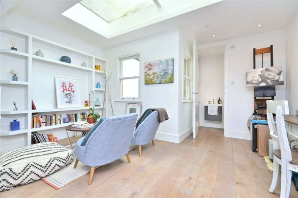 Three bedroom town house to let within close proximity to Marylebone Train Station - Photo 1