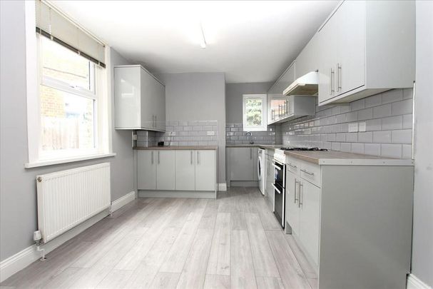 4 bedroom house to rent - Photo 1