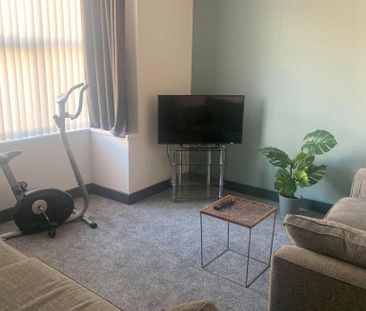 1 bedroom in a house share to rent - Photo 1