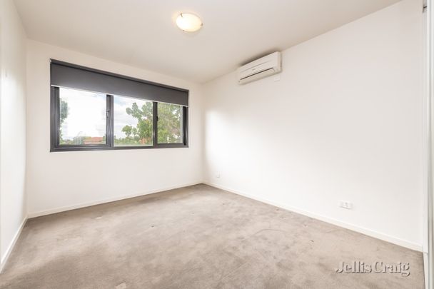 17 Dianella Walkway, Brunswick East - Photo 1