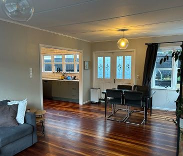 Modernised Family Home + Extra Sleepout Room - Photo 5