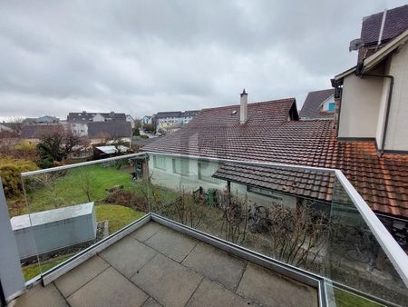 CENTRAL AND LIGHT-FLOODED WITH 2 BALCONIES - Photo 2