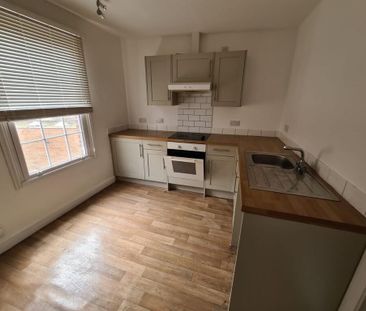 1 bedroom in a flat share to rent - Photo 5