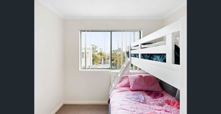 WATERFRONT LIVING WITH PANORAMIC VIEWS - Photo 4