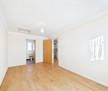 The Drift, Martlesham Heath, Ipswich, Suffolk, IP5 3PL - Photo 3