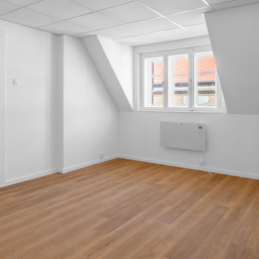 Pronájem bytu 2+1 59 m² - Photo 1