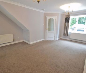 3 bedroom end of terrace house to rent - Photo 2