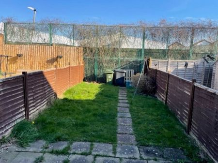 Worle, Weston-super-Mare, North Somerset - Photo 5