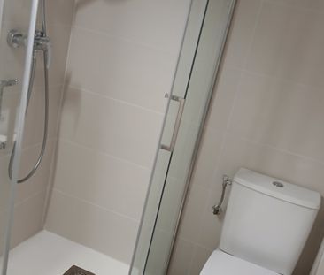 Coquet studio vide à louer dans le village de Biot - Photo 5