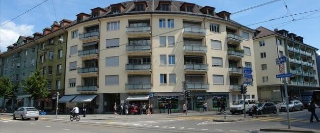 OLD BUILDING IN MONBIJOU - Photo 1