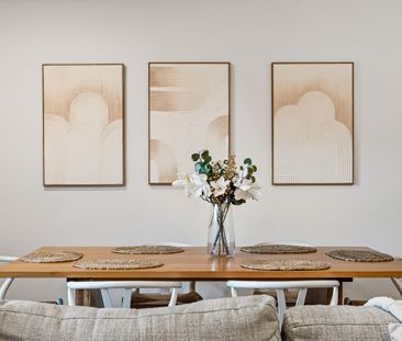 Three Bedroom Townhouse between the City & Beach - Photo 6