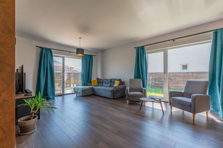 Casă Individuală de Închiriat, Încălzire în Pardose... - Fotografie 2