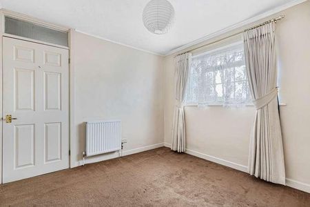 Jordans Close, Stanwell, Staines-upon-thames, TW19 - Photo 2