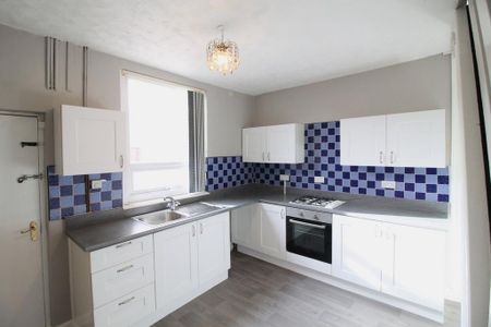 2 bedroom terraced house to rent - Photo 2