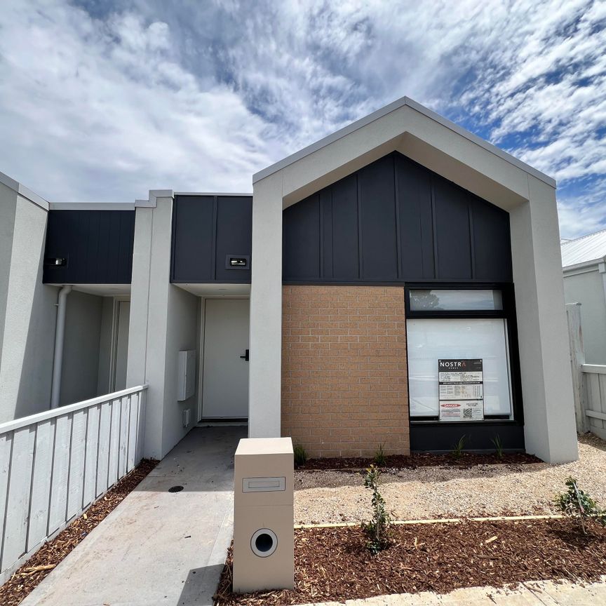 12 Ellis Dr, Diggers Rest VIC 3427 - House For Rent | Domain - Photo 1