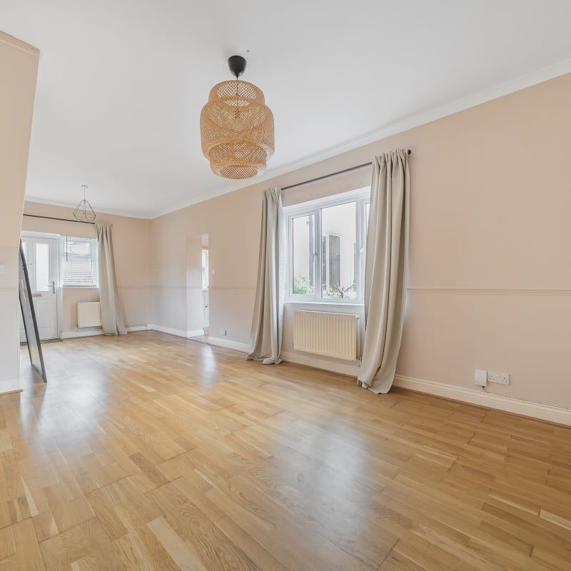 3 bedroom end of terrace house to rent - Photo 1