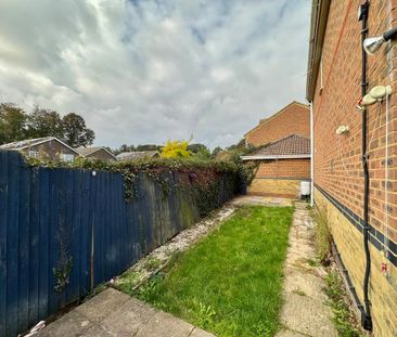 3 bedroom semi-detached house to rent - Photo 4