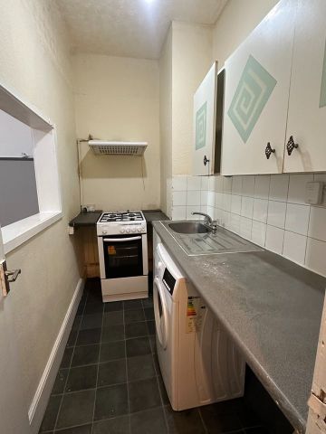 2 Bed Flat, Endsleigh Garden, IG1 - Photo 3