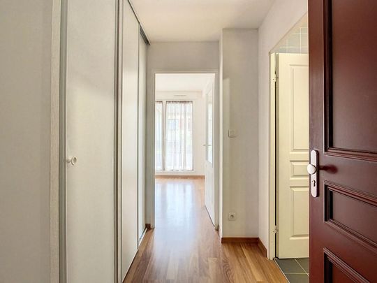 Appartement meublé Laxou 1 pièce(s) 31.85 m2 avec parking sécurisé et ascenseur - Photo 1