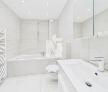 Charming 4.5-Zimmer-Attikawohnung with large balcony and direct lif... - Foto 2