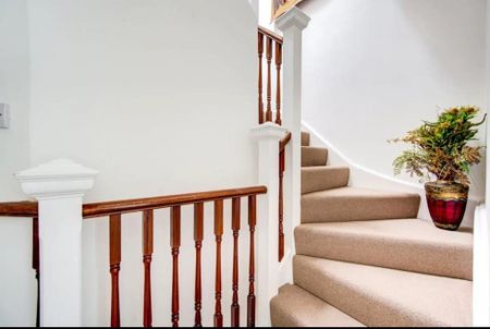 2 Bed Flat, Craven Avenue, W5 - Photo 2