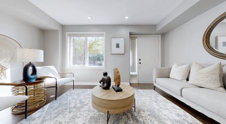 For Lease - 220 South Park Road, Markham, Ontario - Photo 2