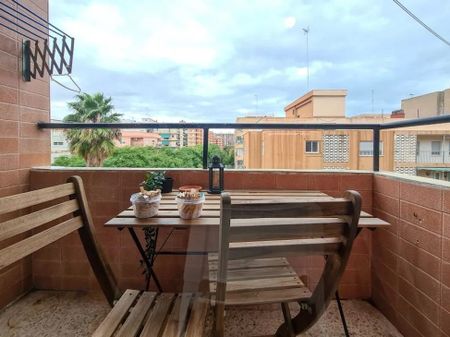 Carrer del Poeta Mas y Ros, Valencia, Valencian Community 46022 - Photo 2