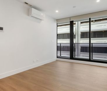 The Perfect 1-bedroom apartment in Phillip - Photo 5