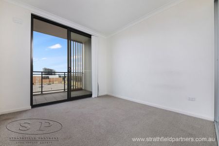 Spacious One Bedroom Apartment - Photo 2