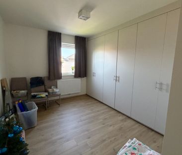 Moderne woning met 4 slaapkamers in Zwevezele! - Photo 3