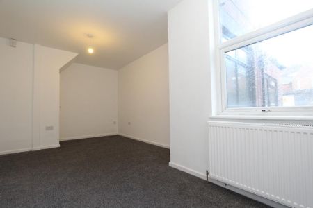 1 bedroom ground floor flat to rent - Photo 3