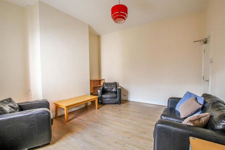 4 bedroom house to rent - Photo 2