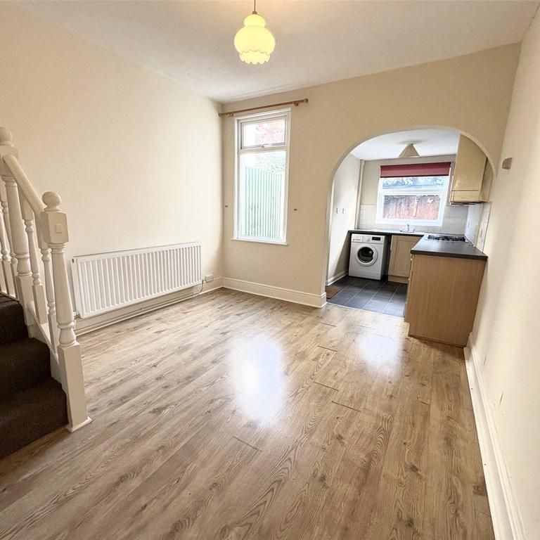 2 bedroom terraced house to rent - Photo 1