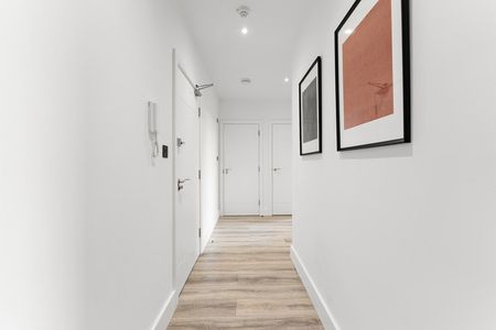 vantage house - Photo 3