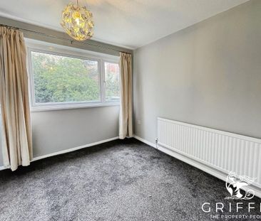 Blackmore Close, Grays, RM17 - Photo 1