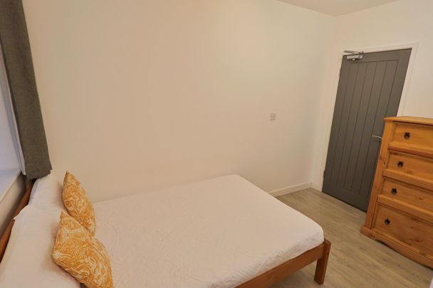 Room 3 - 9B Riverside Studios Riverside Close Whitley - BILLS INCLUSIVE ENSUITE CLOSE TO JLR - Photo 1