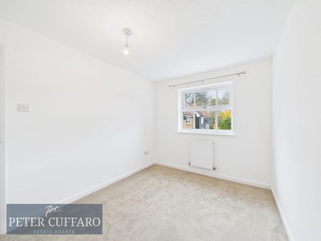 3 bedroom end of terrace house to rent - Photo 4