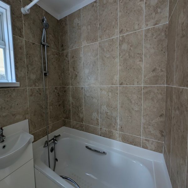 Ash Grove, Killay, Swansea, SA2 - Photo 1