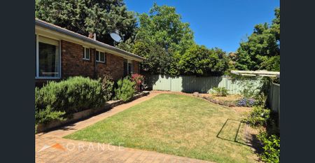 PRIVATE AND CENTRAL 3 BEDROOM UNIT - Photo 3