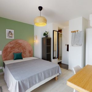 MURET H Roommate 5 Bedrooms at Toulouse - Photo 2